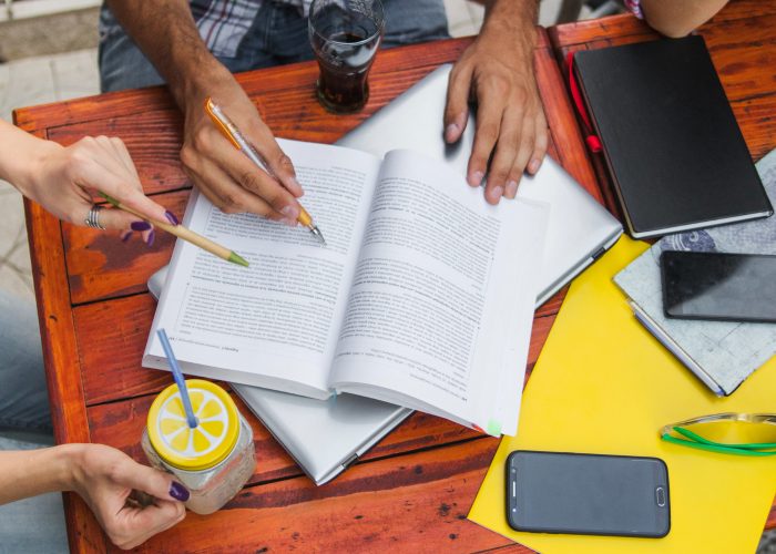 Buku Pedoman Penulisan Skripsi Sesuai Standar Akademik