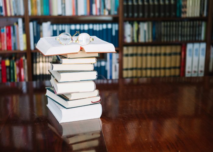 Buku Penelitian Hukum Normatif dan Empiris yang Direkomendasikan