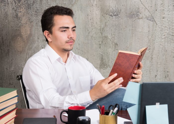 Buku Penelitian Kualitatif untuk Mahasiswa yang Mudah Dipahami