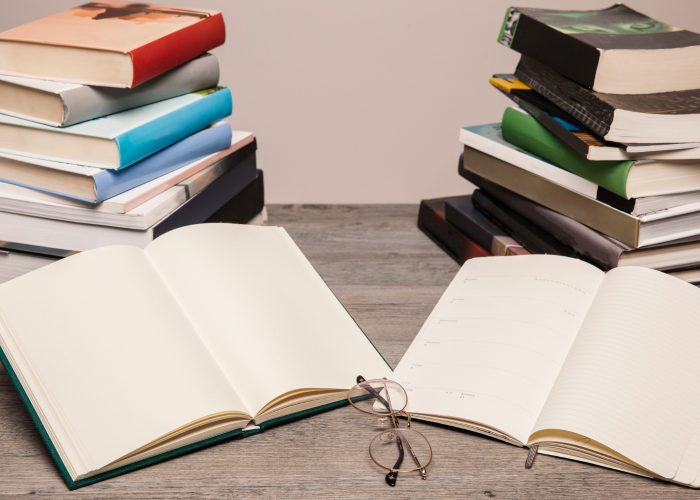 Buku Skripsi Hukum Terbaik untuk Penelitian Normatif dan Empiris