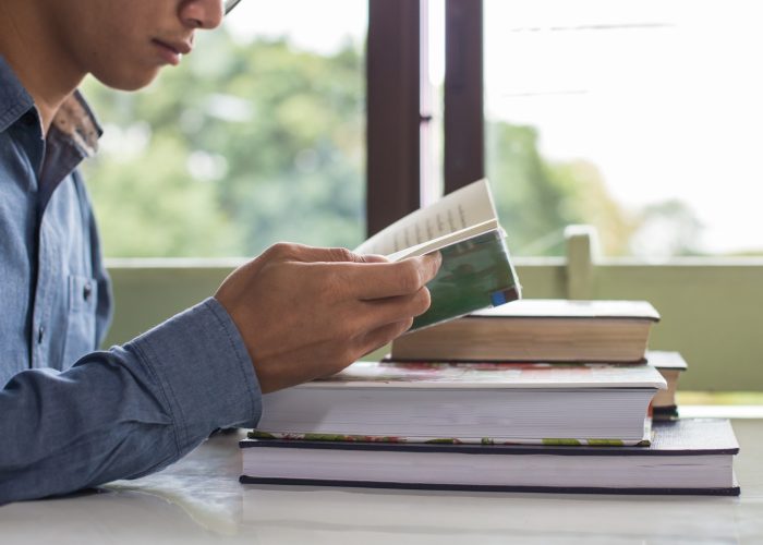 Buku Penelitian Kualitatif Terbaru untuk Mahasiswa