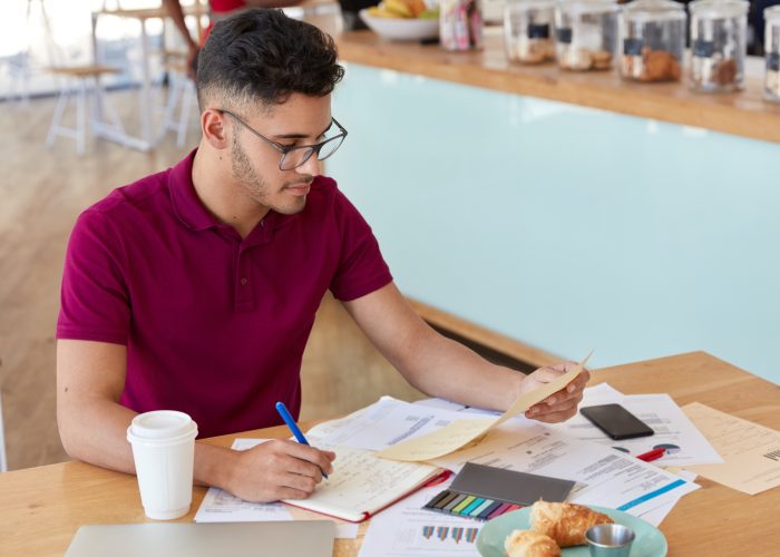 Ide Topik Skripsi Terkini dan Mudah Dikerjakan